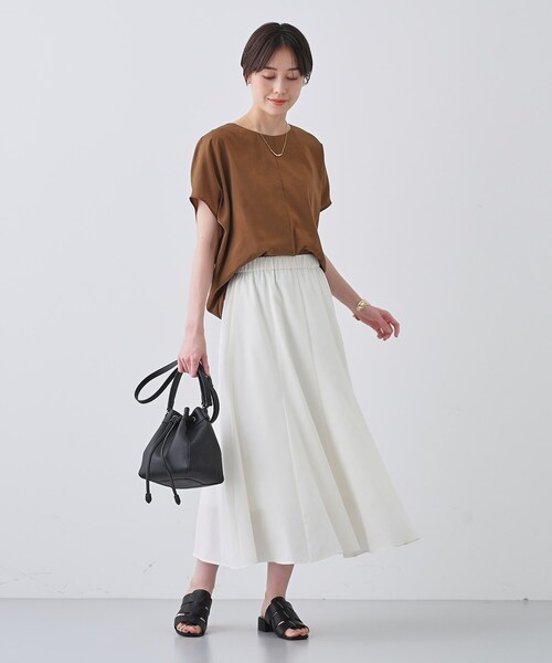 INDIVI（インディヴィ）の「【通気性◎撥水／接触冷感／UVケア】ナローフレアスカート（スカート・レディース・オレンジ/ダークブラウン/オフホワイト/ネイビー系5・05/13/15 /36/38/40/03/19）」の8枚目の写真