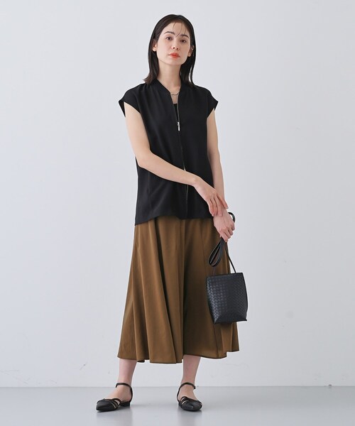 INDIVI（インディヴィ）の「【通気性◎撥水／接触冷感／UVケア】ナローフレアスカート（スカート・レディース・オレンジ/ダークブラウン/オフホワイト/ネイビー系5・05/13/15 /36/38/40/03/19）」の13枚目の写真