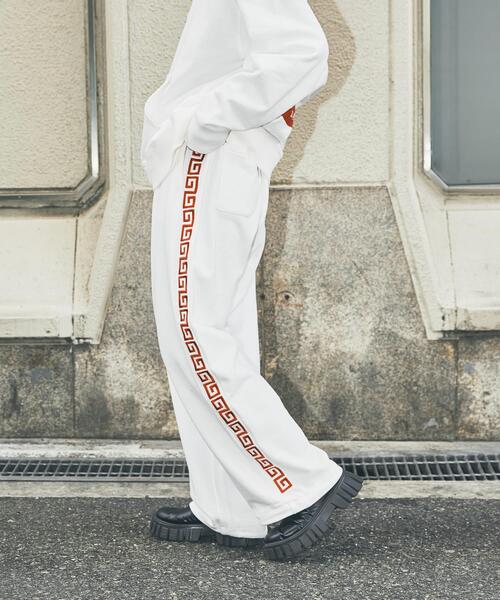 URBAN RESEARCH（アーバンリサーチ）の「551蓬莱×UR　SWEAT PANTS（その他パンツ・メンズ・ブラック/グレー系その他/オフホワイト・LARGE/MEDIUM）」の13枚目の写真