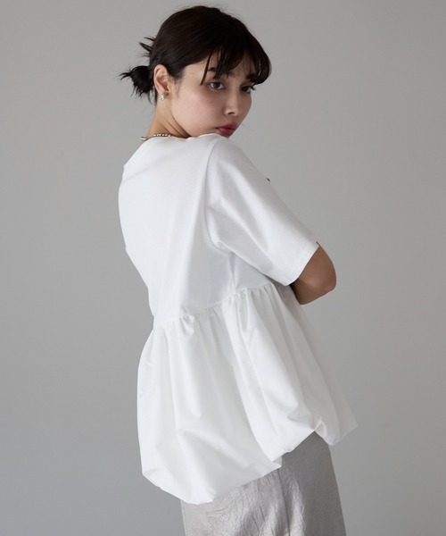 SOTT（ソット）の「Mixed material balloon hem tops 異素材バルーントップス（Tシャツ/カットソー・レディース・ブラック/オフホワイト・FREE）」の5枚目の写真