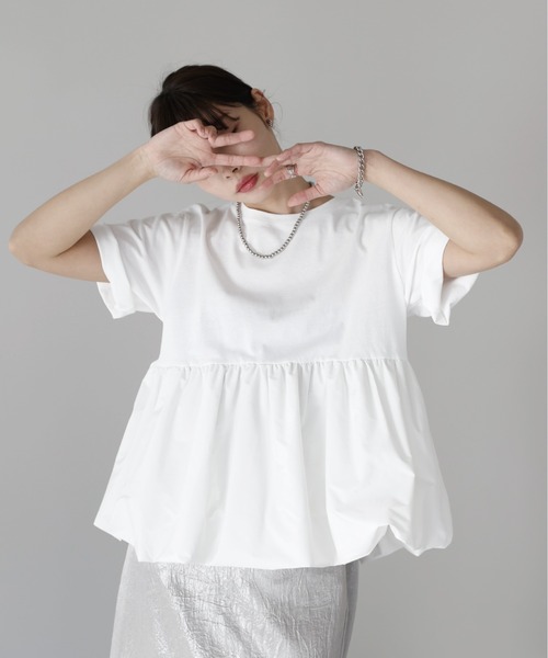 SOTT(ソット)の「Mixed material balloon hem tops 異素材バルーントップス(Tシャツ/カットソー・レディース・ブラック/オフホワイト・FREE)」の4枚目の写真