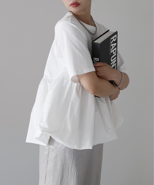 SOTT(ソット)の「Mixed material balloon hem tops 異素材バルーントップス(Tシャツ/カットソー・レディース・ブラック/オフホワイト・FREE)」の21枚目の写真