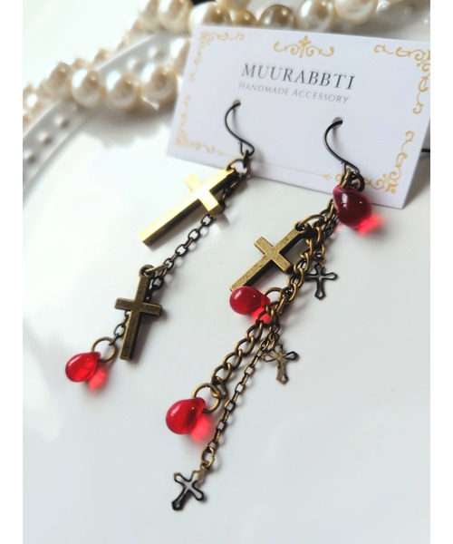tone(トーン)の「【MUURABBTI】十字架と赤い雫のピアス(MA)(ピアス(両耳用)・レディース・その他・FREE)」の3枚目の写真