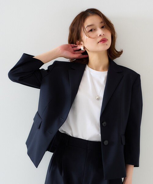 UNTITLED(アンタイトル)の「【オンオフ使える/セットアップ可能】トロピカルウール シングルブレストジャケット(テーラードジャケット・レディース・ダークブラウン/ネイビー・00/01/02/03/04/42/44/46/48/50)」の2枚目の写真