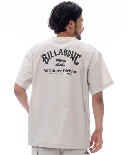 BILLABONG(ビラボン)の「BILLABONG メンズ 【A/DIV.】 UTILITY TEE サーフTシャツ 【2025年春夏モデル】/ビラボンロゴバックプリント半袖サーフTシャツ(水着)(ラッシュガード・メンズ・ブラック/ライトベージュ・X-LARGE/LARGE/MEDIUM)」の9枚目の写真
