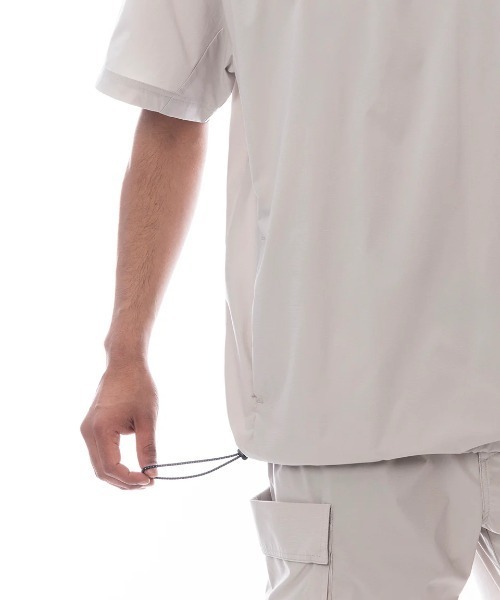 BILLABONG(ビラボン)の「BILLABONG メンズ 【A/DIV.】 UTILITY TEE サーフTシャツ 【2025年春夏モデル】/ビラボンロゴバックプリント半袖サーフTシャツ(水着)(ラッシュガード・メンズ・ブラック/ライトベージュ・X-LARGE/LARGE/MEDIUM)」の5枚目の写真