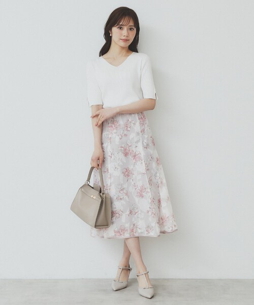 index（インデックス）の「《5色展開》Vネックリブニット【洗濯機洗い可】（ニット/セーター・レディース・チャコール/ライトブルー/オフホワイト/ホワイト系5/ベージュ系その他2・42/36/38/40）」の10枚目の写真