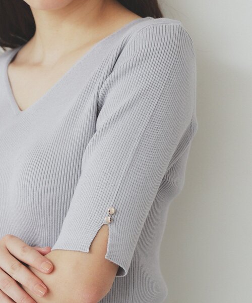 index（インデックス）の「《5色展開》Vネックリブニット【洗濯機洗い可】（ニット/セーター・レディース・チャコール/ライトブルー/オフホワイト/ホワイト系5/ベージュ系その他2・42/36/38/40）」の6枚目の写真