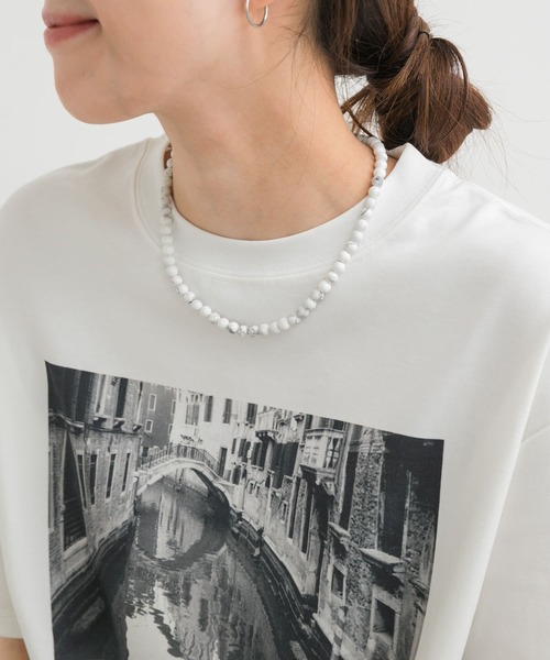 URBAN RESEARCH DOORS(アーバンリサーチドアーズ)の「ストーン6mm玉ネックレス(ネックレス・レディース・レッド/ホワイト系その他・ONE)」の1枚目の写真