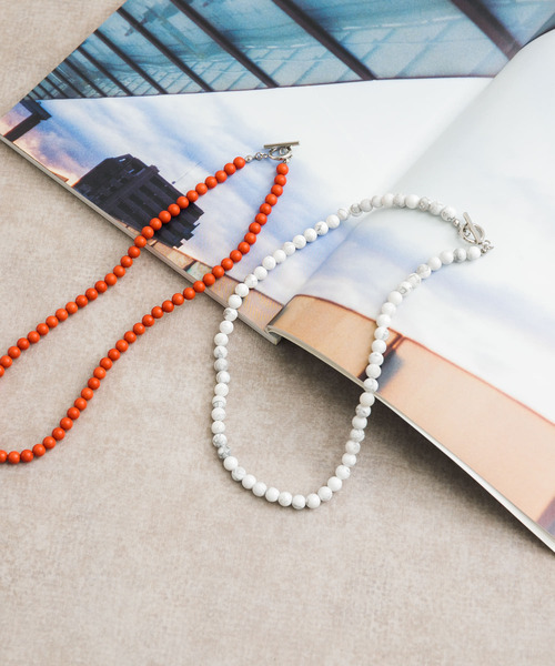 URBAN RESEARCH DOORS(アーバンリサーチドアーズ)の「ストーン6mm玉ネックレス(ネックレス・レディース・レッド/ホワイト系その他・ONE)」の5枚目の写真