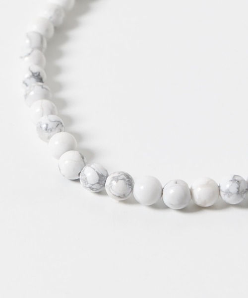 URBAN RESEARCH DOORS(アーバンリサーチドアーズ)の「ストーン6mm玉ネックレス(ネックレス・レディース・レッド/ホワイト系その他・ONE)」の13枚目の写真