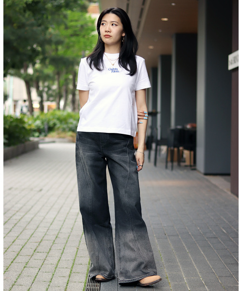 JOINT WORKS（ジョイントワークス）の「Calvin Klein /カルバン クラインSS FLOCKED LOGO CREWNK TEE（Tシャツ/カットソー・レディース・ホワイト/ネイビー/イエロー・X-SMALL）」の12枚目の写真