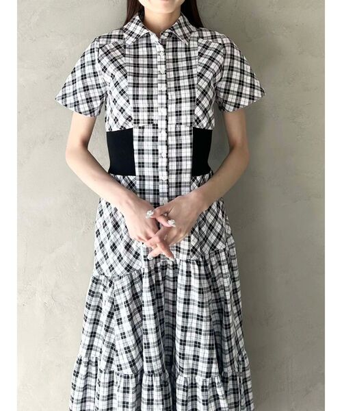 CALNAMUR(カルナムール)の「ウエストリブチェックシャツワンピース(ワンピース・レディース・ブラック/ブラウン・SMALL/MEDIUM)」の20枚目の写真