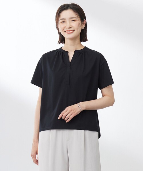 J.PRESS(ジェイプレス)の「【洗える・接触冷感】プレーティングジャージー バンドカラー カットソー(Tシャツ/カットソー・レディース・ホワイト系/スカイブルー系/ベージュ系/オレンジ系/ブラック系・LARGE/MEDIUM)」の2枚目の写真