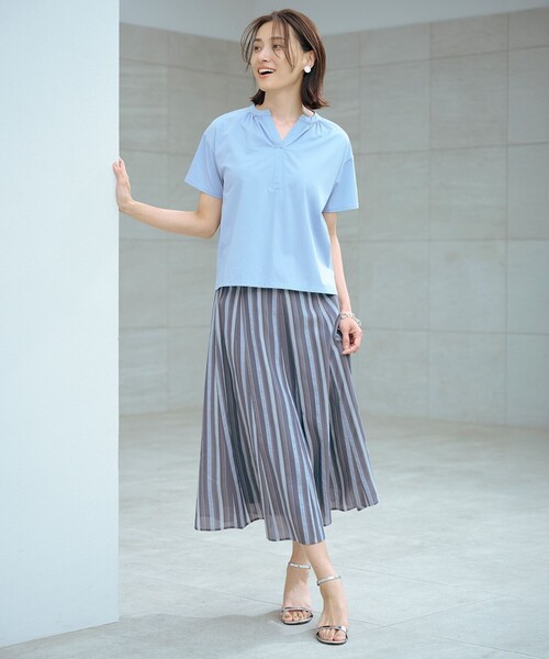 J.PRESS(ジェイプレス)の「【洗える・接触冷感】プレーティングジャージー バンドカラー カットソー(Tシャツ/カットソー・レディース・ホワイト系/スカイブルー系/ベージュ系/オレンジ系/ブラック系・LARGE/MEDIUM)」の7枚目の写真