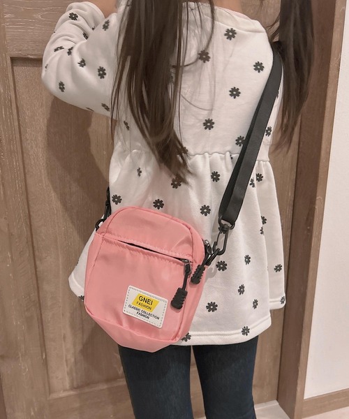 VIBGYOR（ヴィブジョー）の「lulunoix/シンプルショルダーバッグ N15360（ショルダーバッグ・キッズ・ブラック/グリーン/ピンク/レッド/ベージュ/イエロー・FREE）」の2枚目の写真