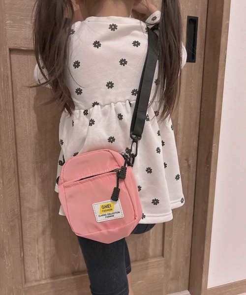 VIBGYOR（ヴィブジョー）の「lulunoix/シンプルショルダーバッグ N15360（ショルダーバッグ・キッズ・ブラック/グリーン/ピンク/レッド/ベージュ/イエロー・FREE）」の7枚目の写真