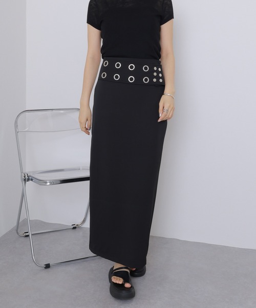 LAULEN（ローレン）の「punching button belted long skirt /パンチング ボタン ベルト付き ロング スカート（スカート・レディース・ブラック/グレー・M/S）」の4枚目の写真