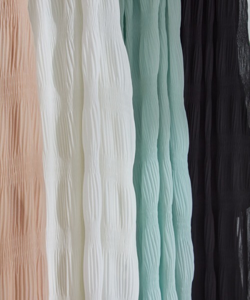 ERADIE(エラディエ)の「Border Pleated Long one-piece ボーダープリーツロングワンピース(ワンピース・レディース・ホワイト/ブラック/ミント/サーモンピンク・FREE)」の9枚目の写真