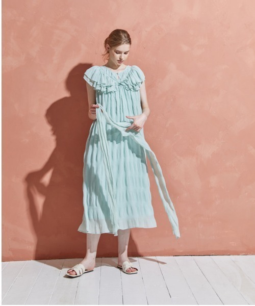 ERADIE(エラディエ)の「Border Pleated Long one-piece ボーダープリーツロングワンピース(ワンピース・レディース・ホワイト/ブラック/ミント/サーモンピンク・FREE)」の19枚目の写真
