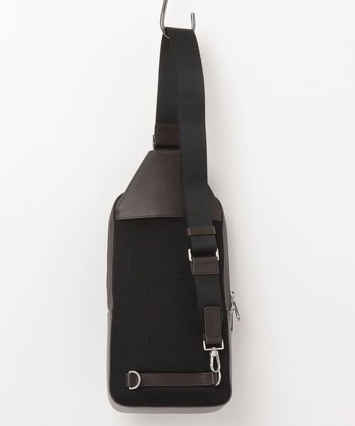 Paul Smith（ポールスミス）の「ストローグレインレザー ボディバッグ【553412 N544B】（ボディバッグ/ウエストポーチ・メンズ・ダークブラウン・FREE）」の10枚目の写真
