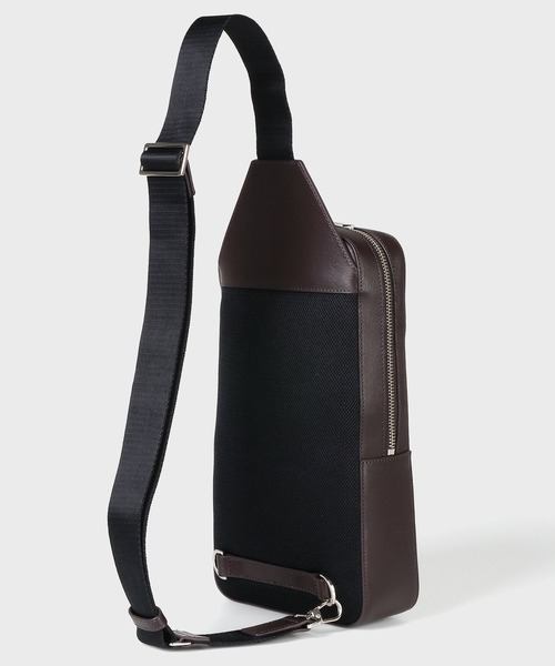 Paul Smith（ポールスミス）の「ストローグレインレザー ボディバッグ【553412 N544B】（ボディバッグ/ウエストポーチ・メンズ・ダークブラウン・FREE）」の4枚目の写真