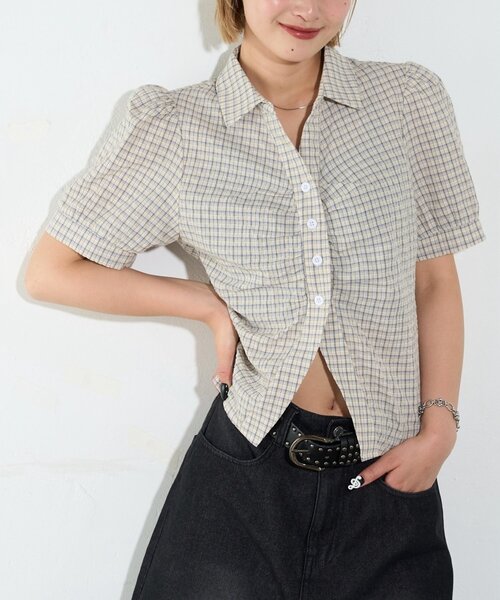 WHO'S WHO gallery（フーズフーギャラリー）の「パフスリーブギャザーブラウス（シャツ/ブラウス・レディース・ネイビー/オフホワイト/サックスブルー/アイボリー/ブラウン/グリーン・FREE）」の8枚目の写真