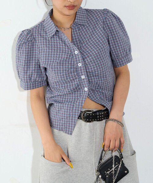 WHO'S WHO gallery（フーズフーギャラリー）の「パフスリーブギャザーブラウス（シャツ/ブラウス・レディース・ネイビー/オフホワイト/サックスブルー/アイボリー/ブラウン/グリーン・FREE）」の22枚目の写真