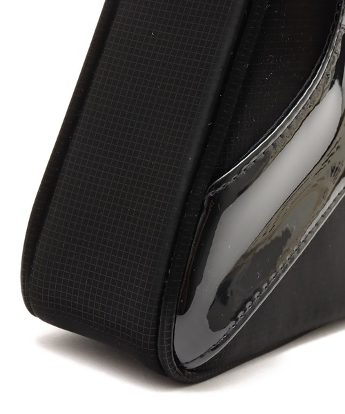 adidas（アディダス）の「adidas CLUTCH SH BAG / アディダス クラッチ SH バッグ（ボディバッグ/ウエストポーチ・レディース・ブラック・ONE SIZE）」の3枚目の写真
