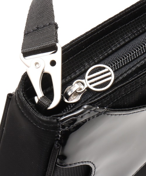 adidas（アディダス）の「adidas CLUTCH SH BAG / アディダス クラッチ SH バッグ（ボディバッグ/ウエストポーチ・レディース・ブラック・ONE SIZE）」の6枚目の写真