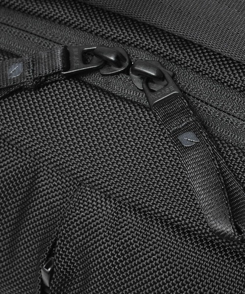 incase（インケース）の「Tracks Sling（ショルダーバッグ・メンズ・ブラック・ONE SIZE）」の12枚目の写真