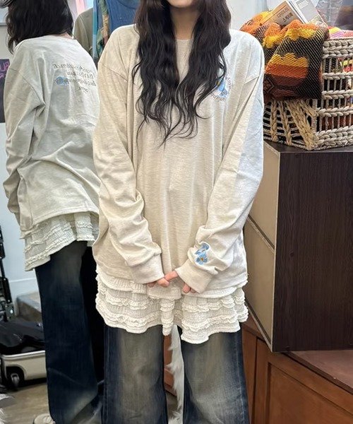 DAYDAY(デイデイ)の「フラワーロゴ L/S Tシャツ(Tシャツ/カットソー・レディース・オートミール/ネイビー・M/L)」の6枚目の写真