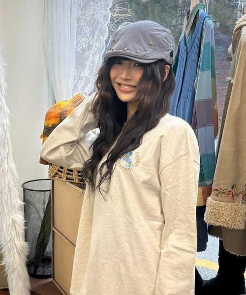 DAYDAY(デイデイ)の「フラワーロゴ L/S Tシャツ(Tシャツ/カットソー・レディース・オートミール/ネイビー・M/L)」の11枚目の写真