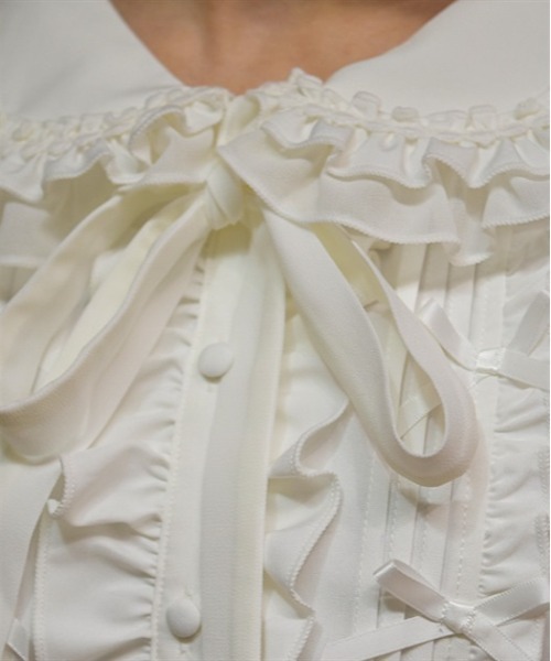 axes femme POETIQUE（アクシーズファムポエティック）の「リボンフリル半袖ブラウス（シャツ/ブラウス・レディース・ホワイト/キナリ/モカ・MEDIUM）」の8枚目の写真
