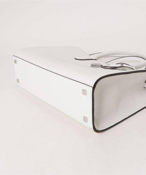 MICHAEL KORS（マイケルコース）の「SCARLETT レザー サッチェル ミディアム（ハンドバッグ・レディース・ホワイト系・FREE）」の7枚目の写真