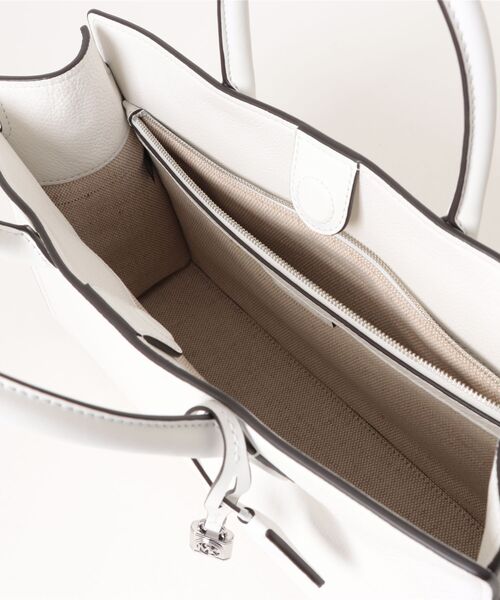 MICHAEL KORS（マイケルコース）の「SCARLETT レザー サッチェル ミディアム（ハンドバッグ・レディース・ホワイト系・FREE）」の8枚目の写真