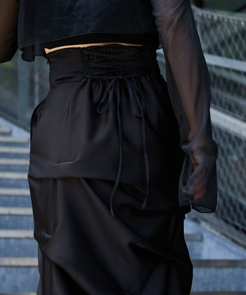 Mavie..7(メヴィセットゥ)の「【Mavie..7】後ろレースアップサテンタックスカート(スカート・レディース・ブラック・MEDIUM/SMALL)」の14枚目の写真