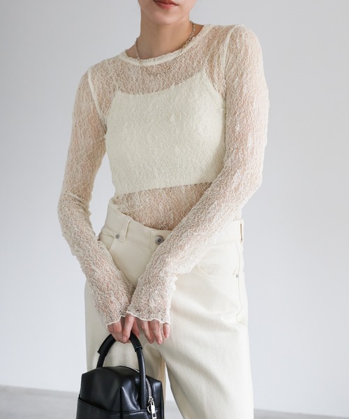 select MOCA（セレクトモカ）の「ストレッチレースクルーネックトップス（シャツ/ブラウス・レディース・ブラック/オフホワイト/グレイッシュベージュ・FREE）」の2枚目の写真