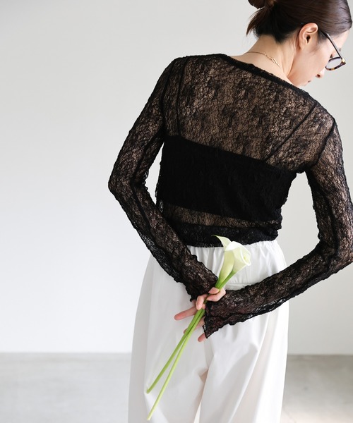 select MOCA（セレクトモカ）の「ストレッチレースクルーネックトップス（シャツ/ブラウス・レディース・ブラック/オフホワイト/グレイッシュベージュ・FREE）」の9枚目の写真