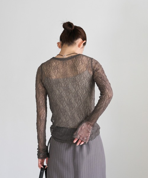 select MOCA（セレクトモカ）の「ストレッチレースクルーネックトップス（シャツ/ブラウス・レディース・ブラック/オフホワイト/グレイッシュベージュ・FREE）」の17枚目の写真