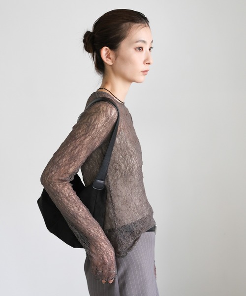 select MOCA（セレクトモカ）の「ストレッチレースクルーネックトップス（シャツ/ブラウス・レディース・ブラック/オフホワイト/グレイッシュベージュ・FREE）」の16枚目の写真