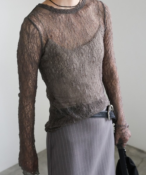 select MOCA（セレクトモカ）の「ストレッチレースクルーネックトップス（シャツ/ブラウス・レディース・ブラック/オフホワイト/グレイッシュベージュ・FREE）」の15枚目の写真