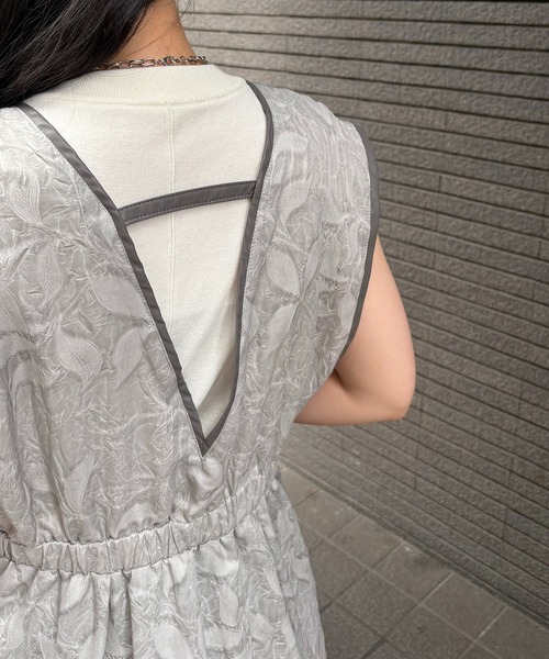 &g'aime(アンジェム)の「【&g'aime】リーフエンボスビスチェ Leaf-Embossed Bustier(シャツ/ブラウス・レディース・ブラック/グレー・FREE)」の10枚目の写真