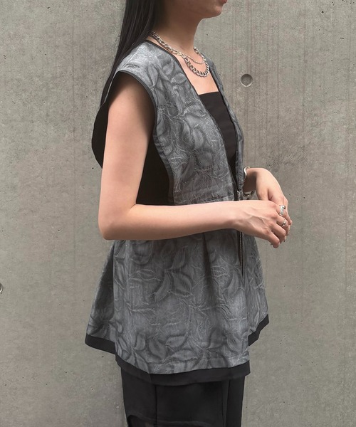 &g'aime(アンジェム)の「【&g'aime】リーフエンボスビスチェ Leaf-Embossed Bustier(シャツ/ブラウス・レディース・ブラック/グレー・FREE)」の18枚目の写真