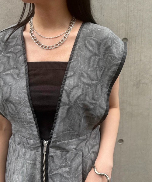 &g'aime(アンジェム)の「【&g'aime】リーフエンボスビスチェ Leaf-Embossed Bustier(シャツ/ブラウス・レディース・ブラック/グレー・FREE)」の21枚目の写真