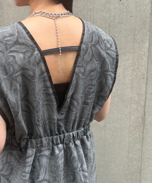 &g'aime(アンジェム)の「【&g'aime】リーフエンボスビスチェ Leaf-Embossed Bustier(シャツ/ブラウス・レディース・ブラック/グレー・FREE)」の22枚目の写真