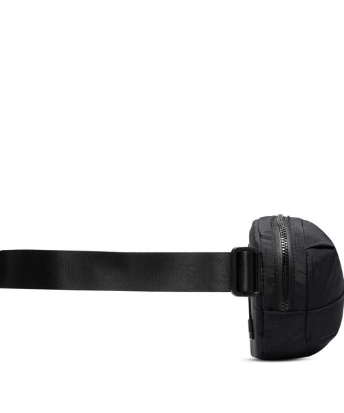 NIKE（ナイキ）の「ナイキ オーラ クロスボディバッグ (2L) / Nike Aura Crossbody Bag (2L) HM6120-013 Black（ボディバッグ/ウエストポーチ・メンズ・ブラック・ONE SIZE）」の2枚目の写真