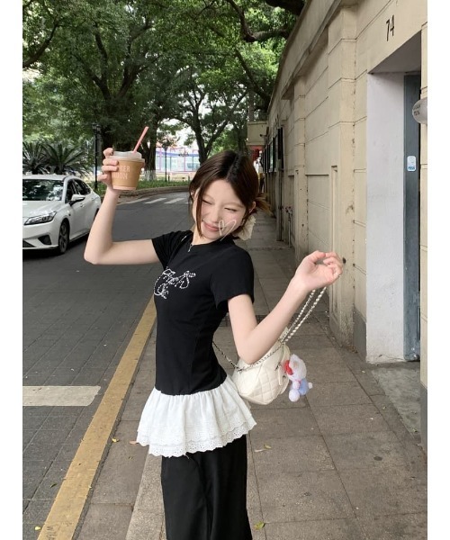 Ritzy(リッツィー)の「刺繍レース配色 Tシャツ/カットソー(Tシャツ/カットソー・レディース・ブラック・L/M)」の4枚目の写真