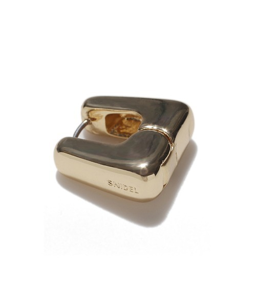 SNIDEL(スナイデル)の「プランプメタルピアス(ピアス(両耳用)・レディース・シルバー/ゴールド・F)」の6枚目の写真