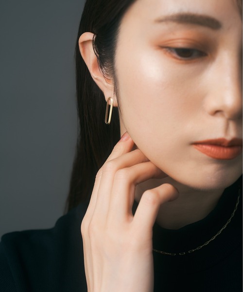 Jewel closet by L&Co.(ジュエルクローゼットバイエルアンドコー)の「K18 ロングラディアント ピアス(ピアス(両耳用)・レディース・イエローゴールド・FREE)」の5枚目の写真